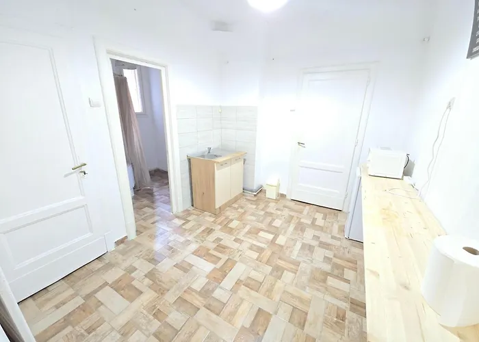 Ap 12b Piata Romana Apartman