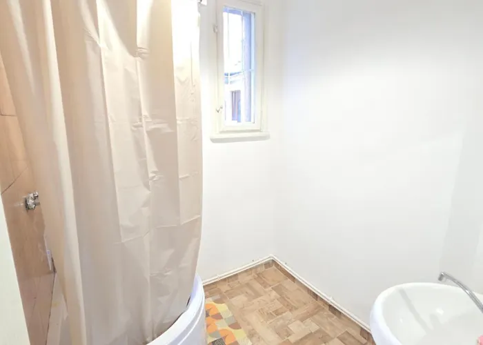 Ap 12b Piata Romana Apartman